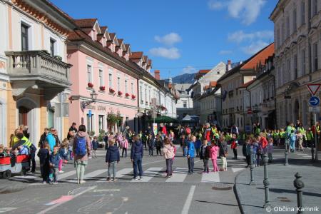 Tudi otroci kamniških šol in vrtcev so bili danes trajnostno povezavi  (80)